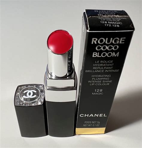 ROUGE COCO BLOOM Hydrating and plumping lipstick. intense .